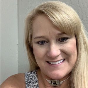 Meet your Posher, Laurie